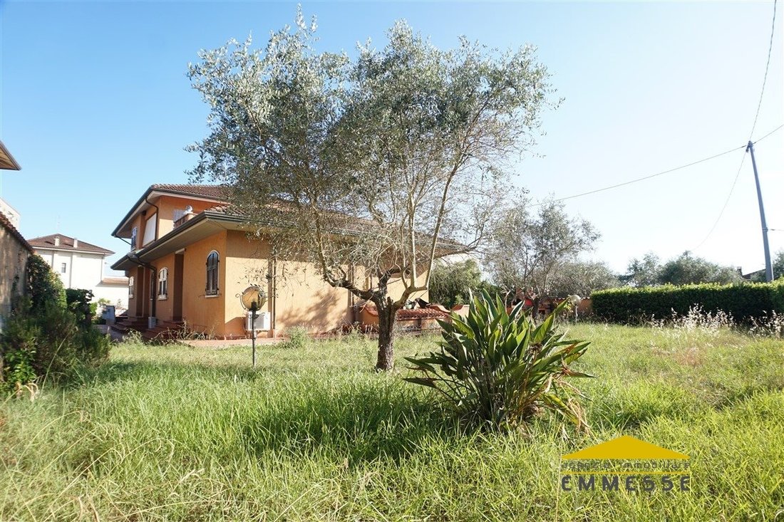 House in Fontia-Fossola-Fossone, Marina di Carrara, Tuscany 1 - 16481695