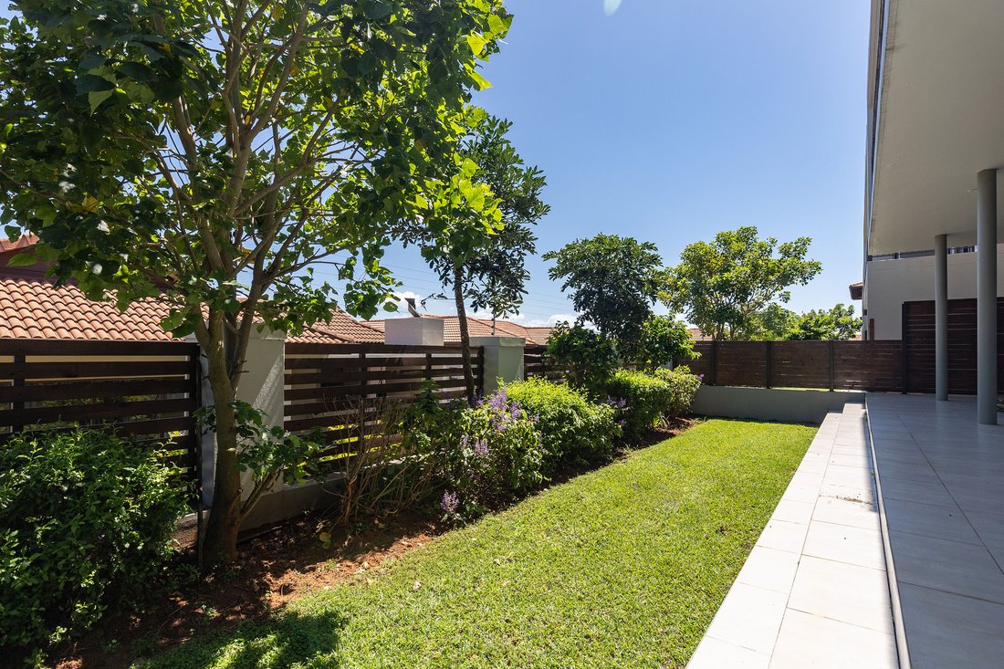 Townhouse in Blackburn, KwaZulu-Natal, South Africa 3 - 16481006