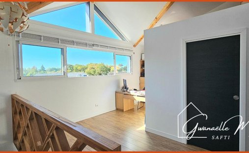 Castle for Sale in Saint-Loubès, Nouvelle-Aquitaine, France