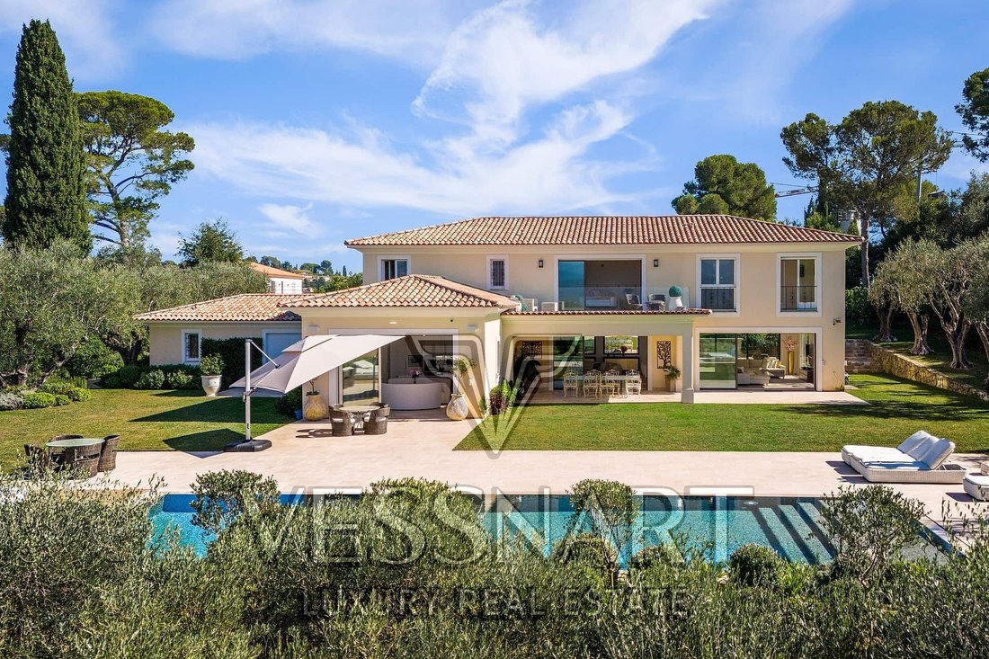 Villa in Mougins, Provence-Alpes-Côte d'Azur, France 1 - 16483507
