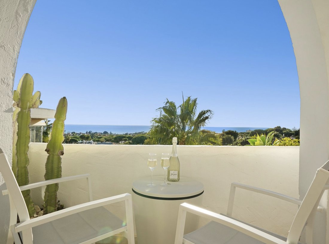 Penthouse in Elviria-Cabopino, Marbella, Spain 3 - 16484090