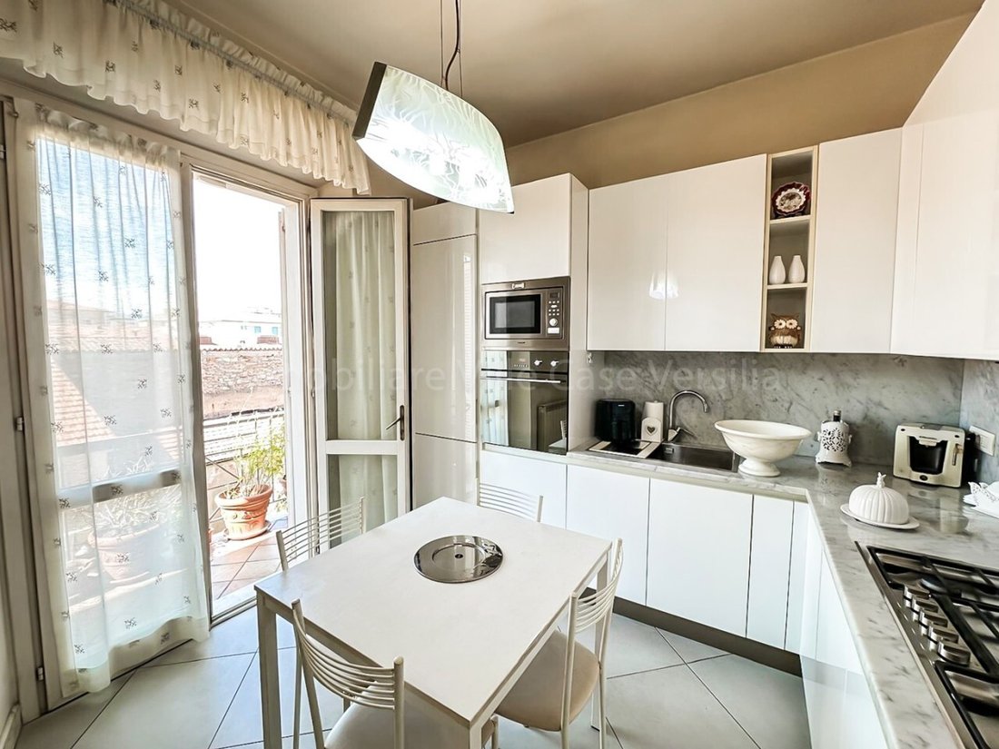 Apartment in Lungomare, Viareggio, Tuscany 4 - 16481708