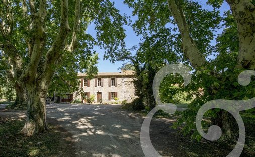 Country House in Mollégès, Provence-Alpes-Côte d'Azur, France 1