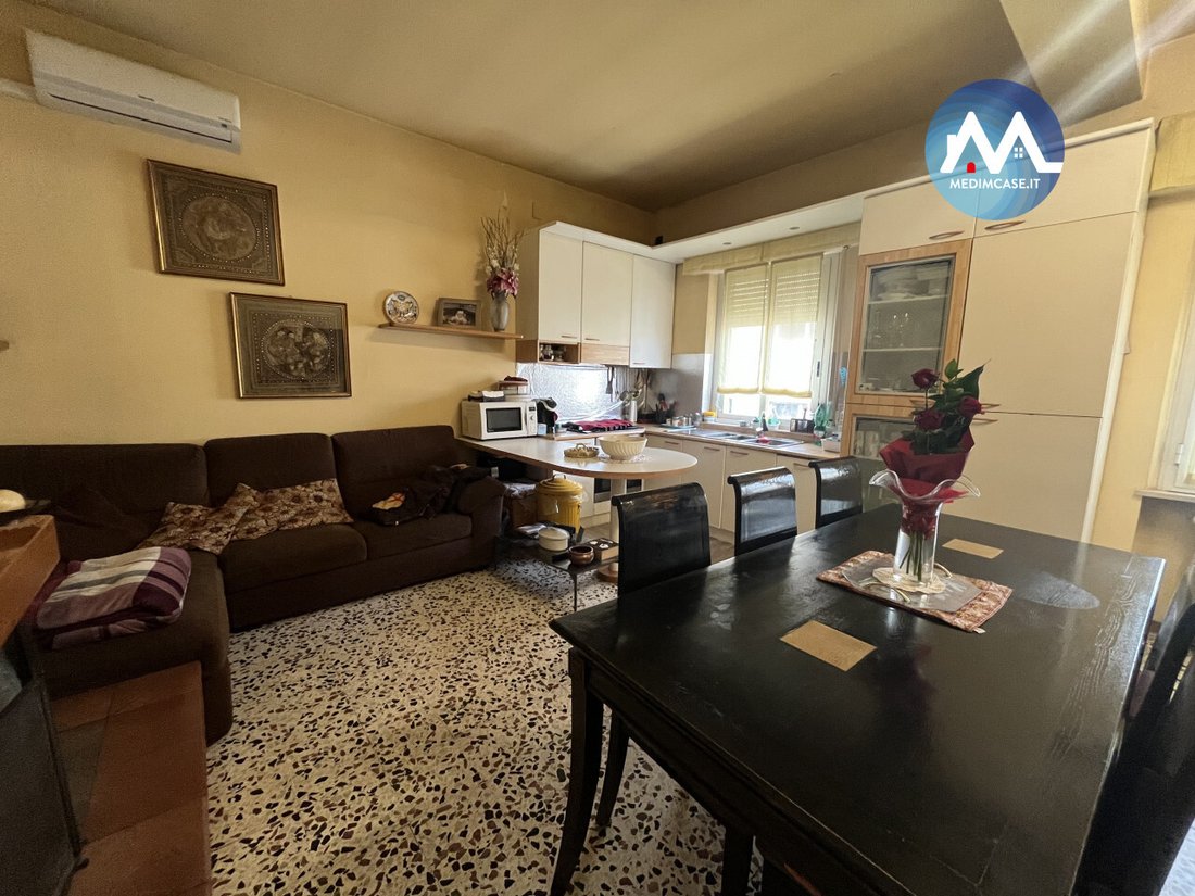 Estate in Pesaro, Marche, Italy 1 - 16483006