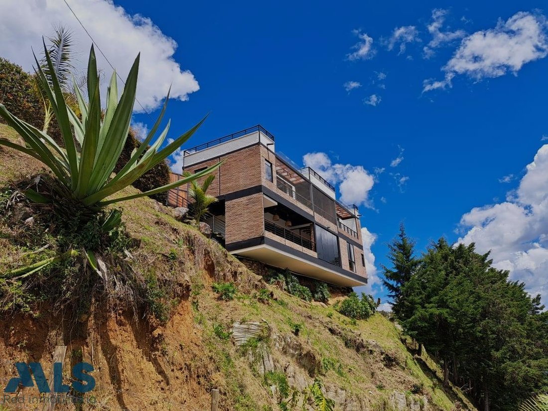 House in Copacabana, Antioquia, Colombia 1 - 16484007