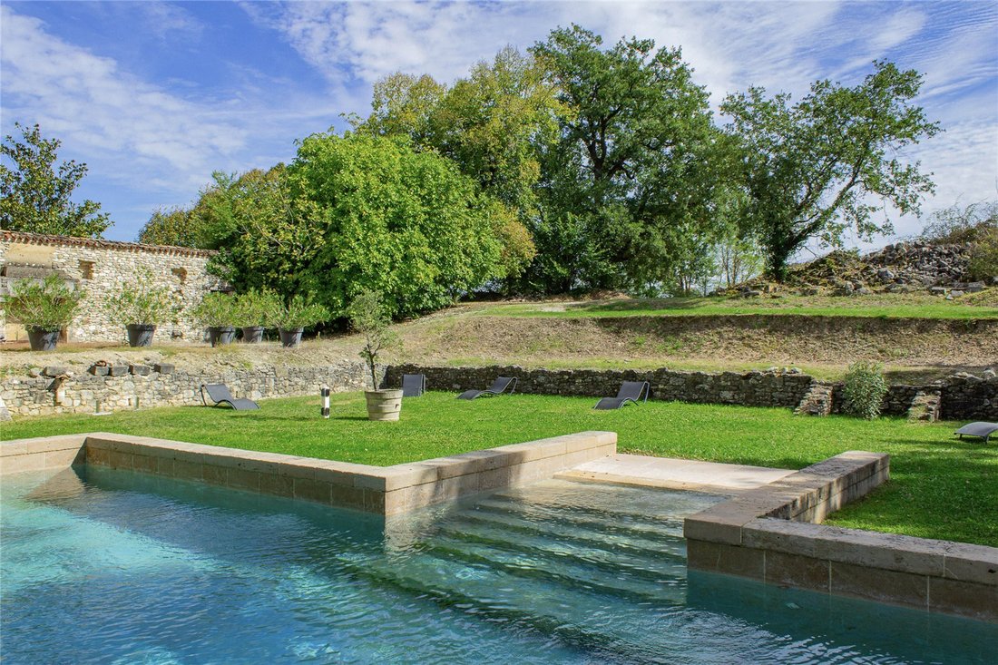 Country House in Montagnac-sur-Lede, Nouvelle-Aquitaine, France 4 - 16480335