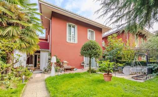 Villa in Center, Rho, Lombardy 1