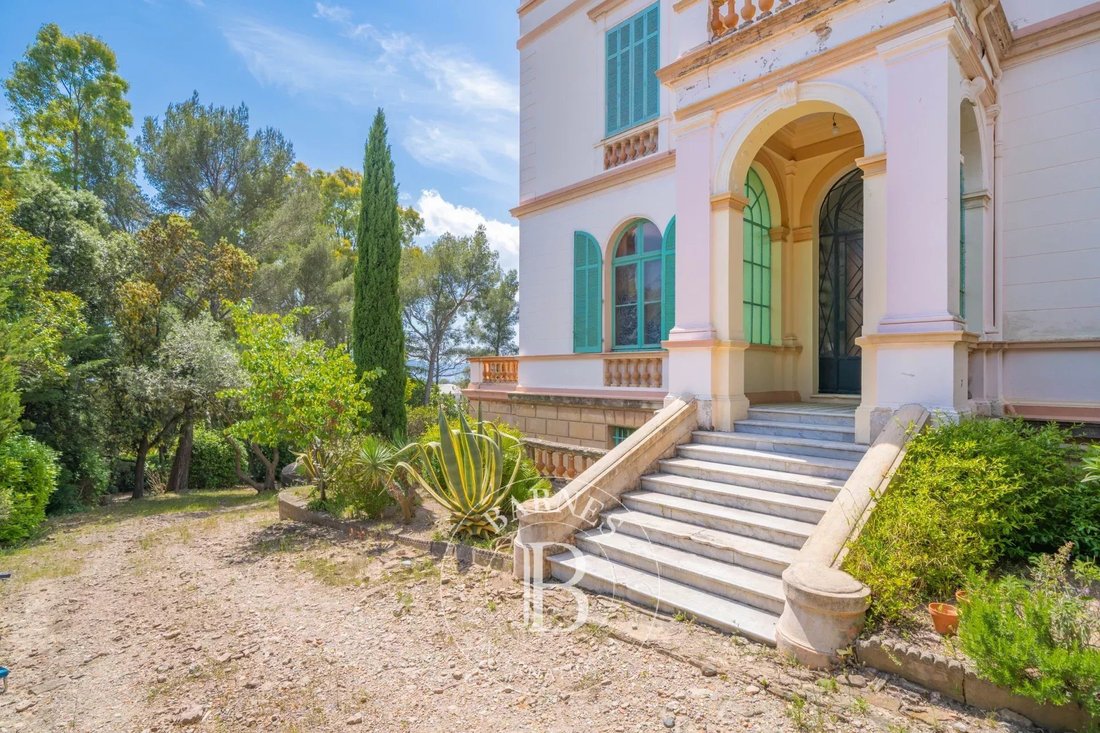 Villa in Les Plaines-Les Tasses, Saint-Raphaël, France 3 - 16480467
