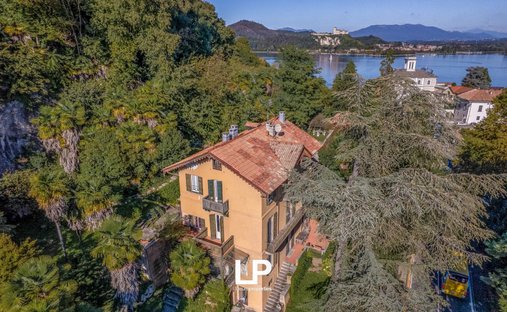 Villa a Arona, Piemonte, Italia 1