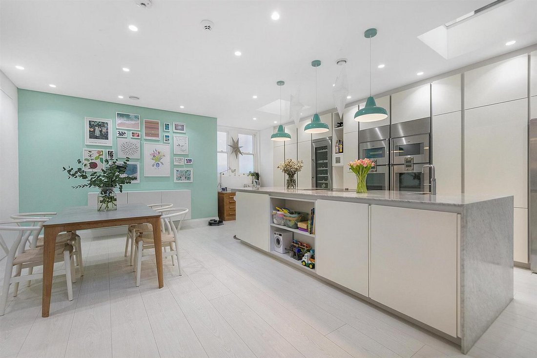 House in Ravenscourt Park, Hammersmith and Fulham, England 4 - 16482143