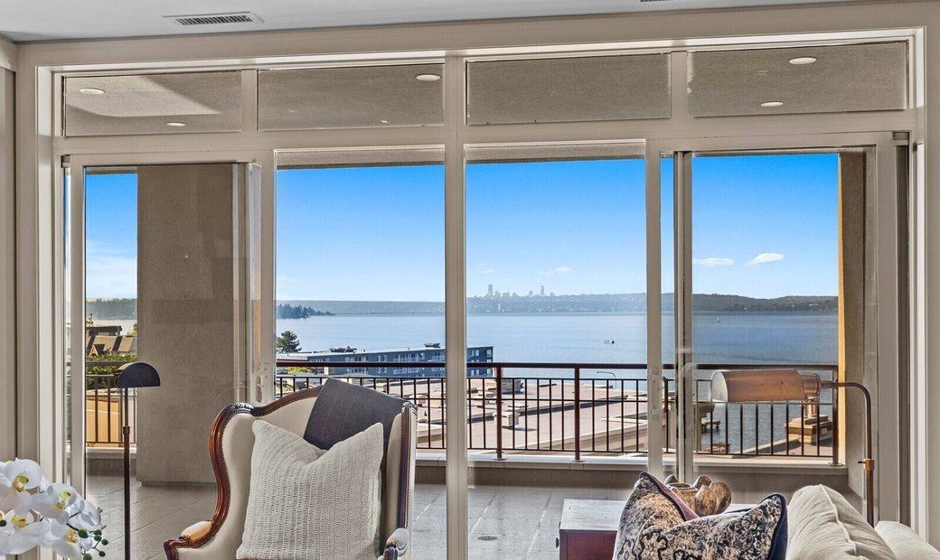 Photo inspiration: Fresh Look at The Premier Luxury Condominium At The In Kirkland Washington United
