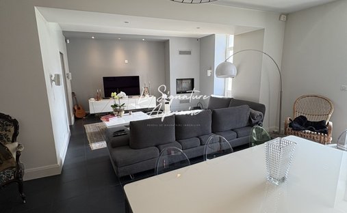 Agen Charming Estate With Manor House, Caretaker's House, Barn For Events, River, Lake 19 Hectares