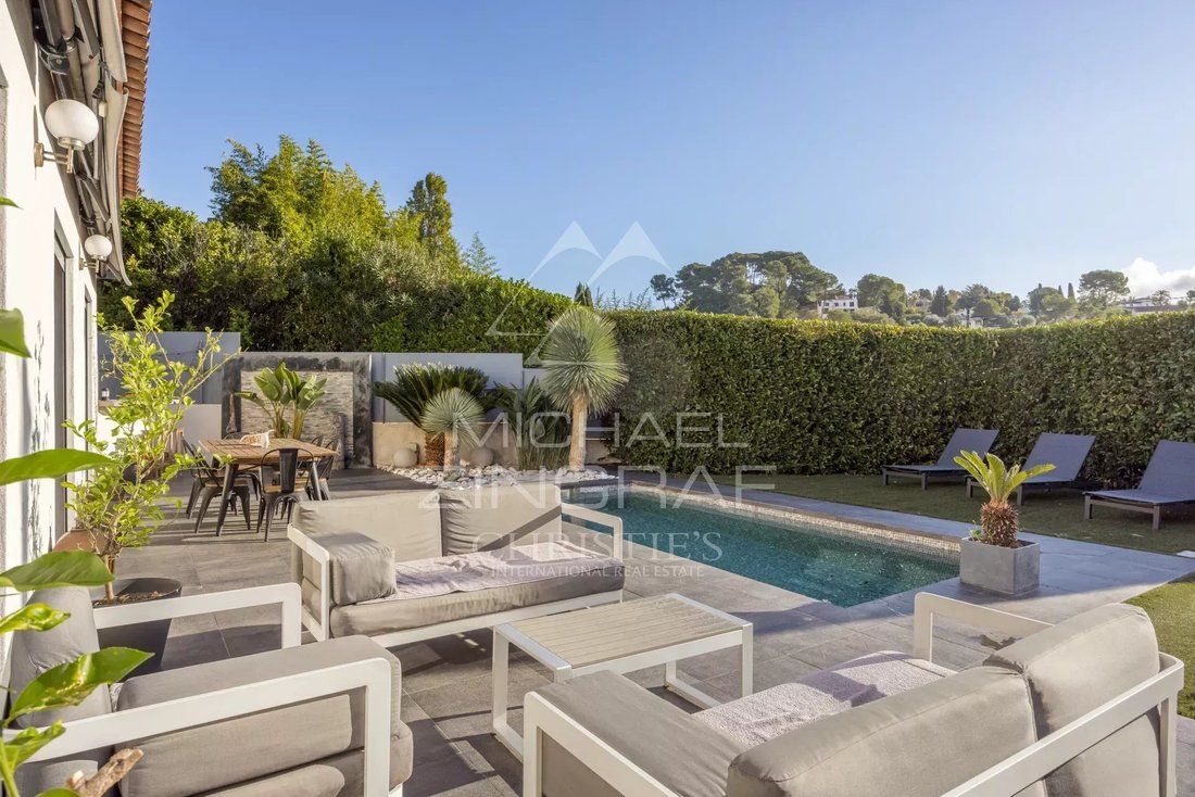 Villa in Mougins, Provence-Alpes-Côte d'Azur, France 2 - 16477343