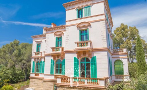 Villa in Les Plaines-Les Tasses, Saint-Raphaël, France 1