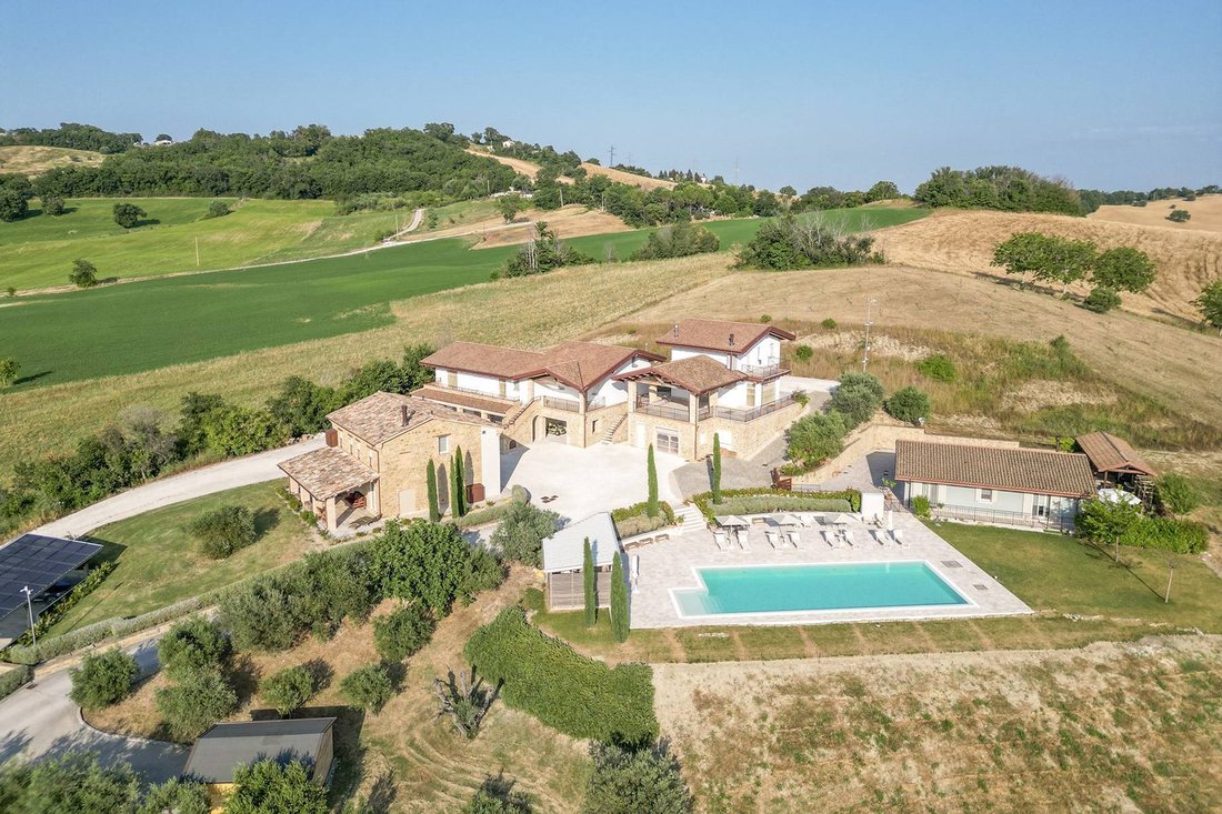 House in Tolentino, Marche, Italy 1 - 16083453