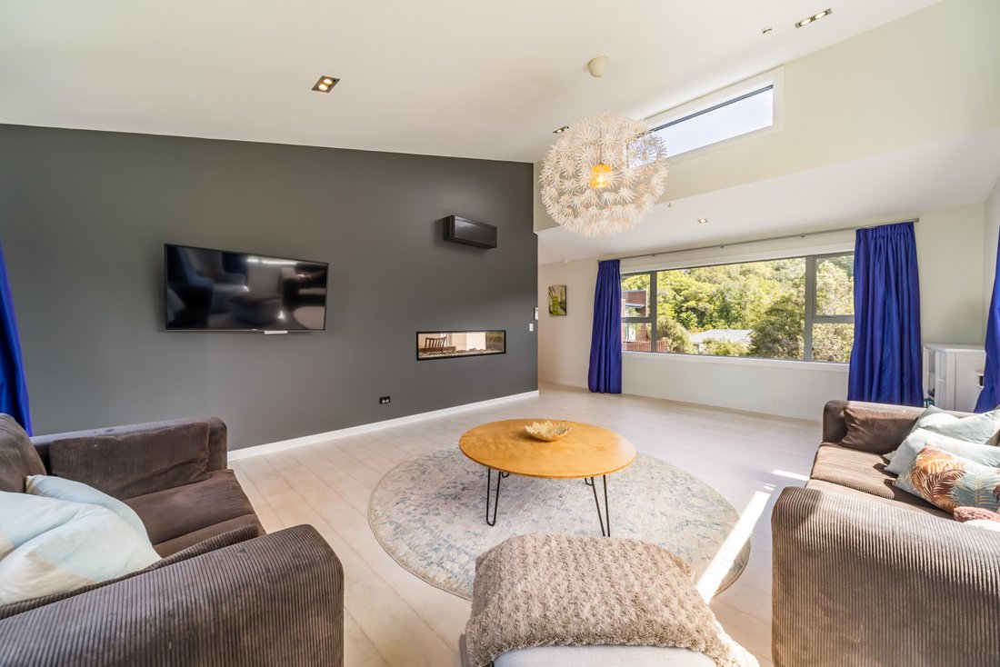 Upper Hutt, Wellington, New Zealand 5 - 16479361