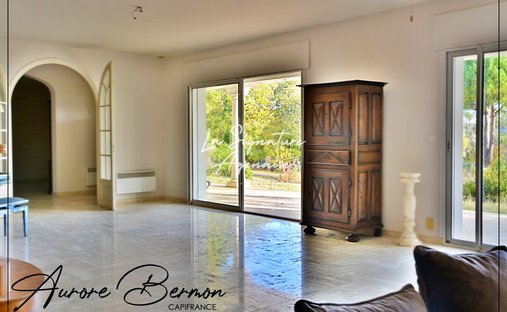 Agen Charming Estate With Manor House, Caretaker's House, Barn For Events, River, Lake 19 Hectares