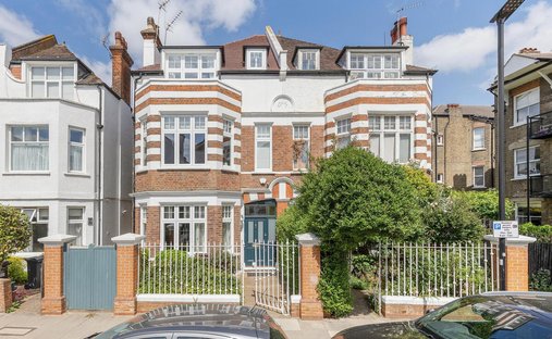 House in Ravenscourt Park, Hammersmith and Fulham, England 1