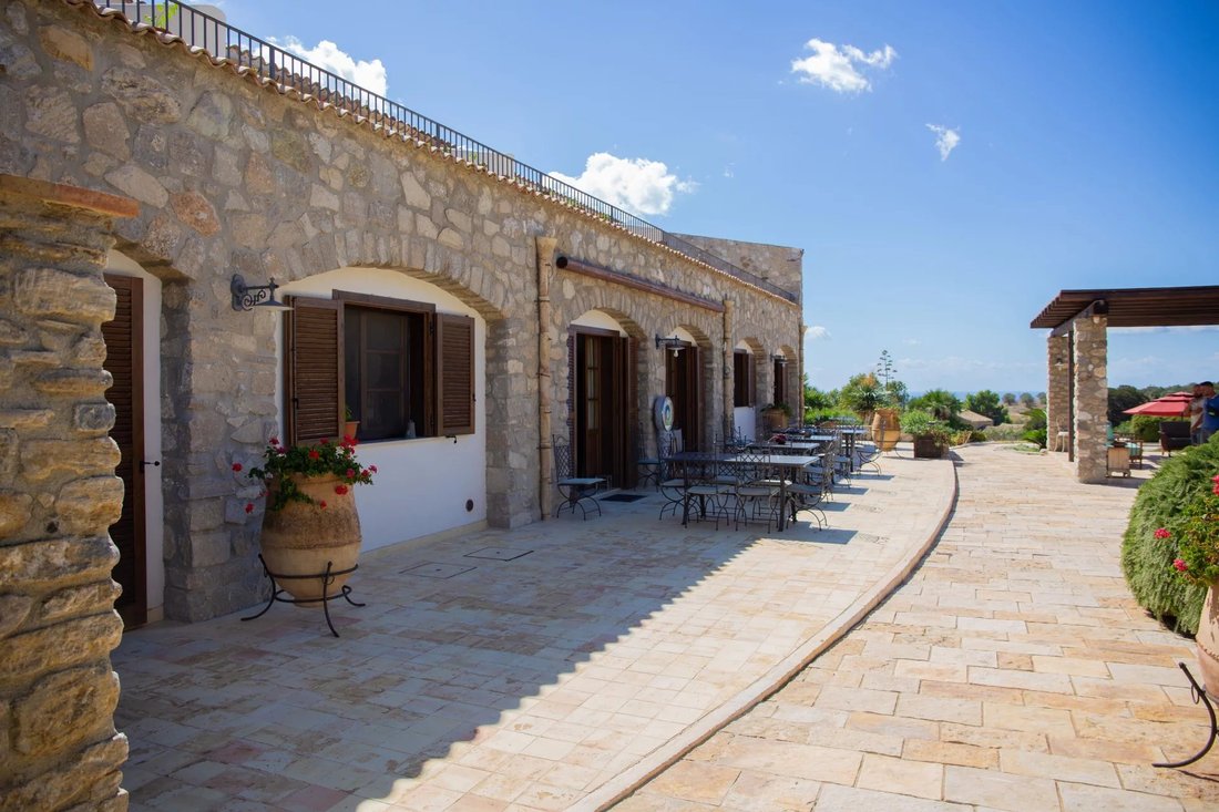 Villa in Italy 4 - 16480325