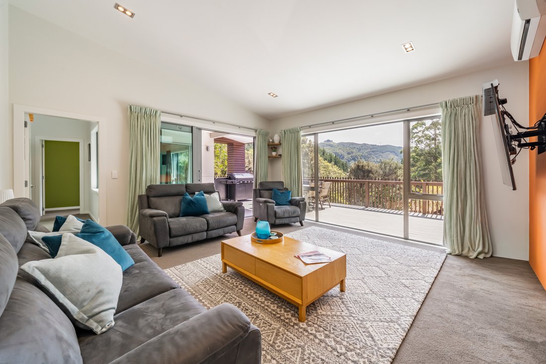 Upper Hutt, Wellington, New Zealand 4 - 16479361