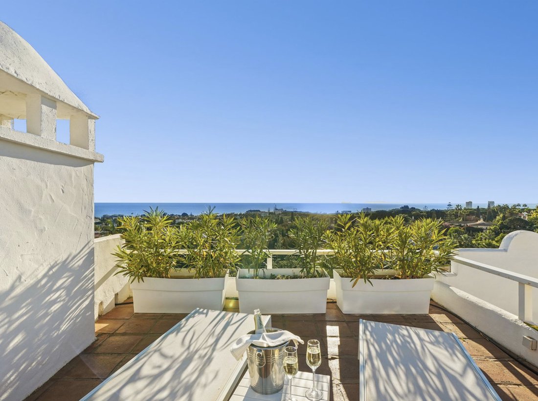 Penthouse in Elviria-Cabopino, Marbella, Spain 1 - 16484090