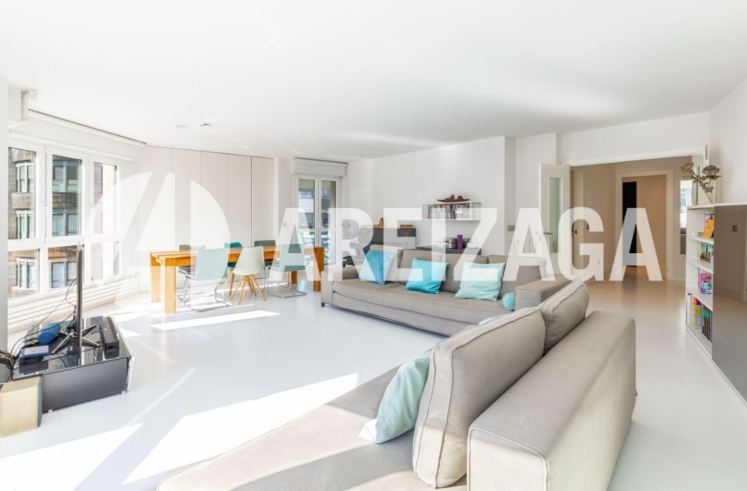 Apartment in Mendebaldea, Donostia-San Sebastian, Spain 4 - 16483524