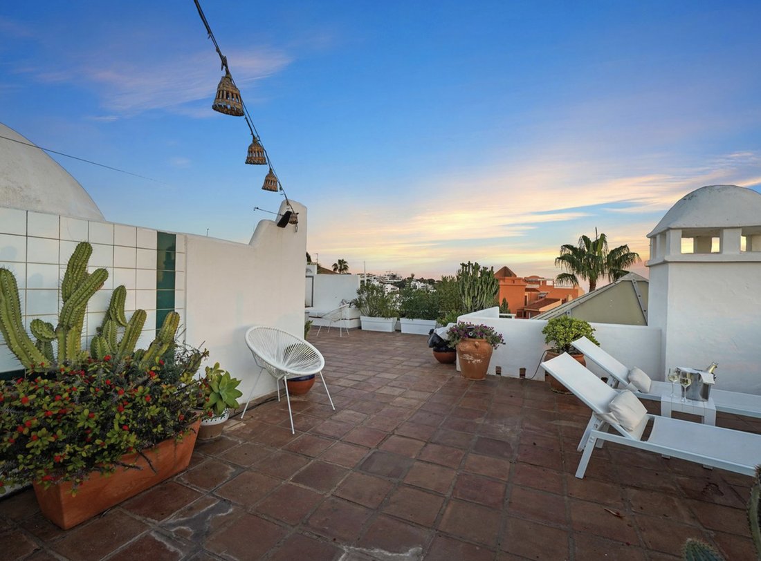 Penthouse in Elviria-Cabopino, Marbella, Spain 4 - 16484090