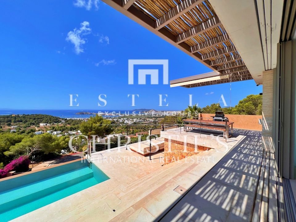 Villa in Santa Eularia des Riu, Balearic Islands, Spain 1 - 16483734