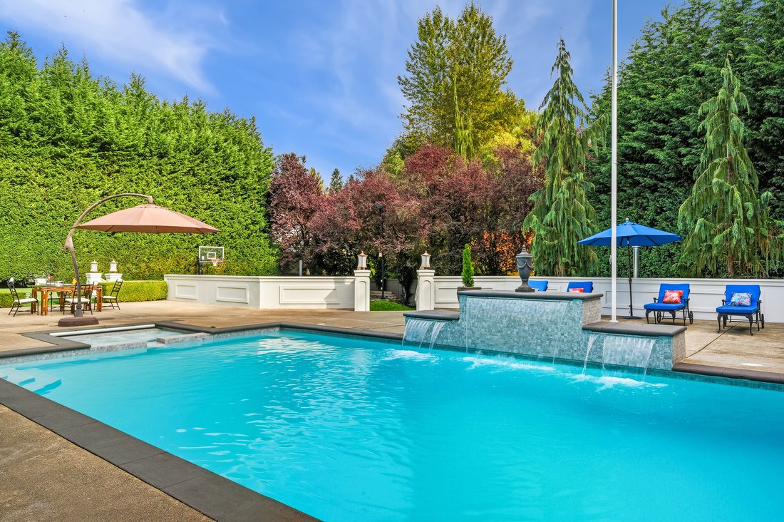 House in Bellevue, Washington, United States 4 - 16481535