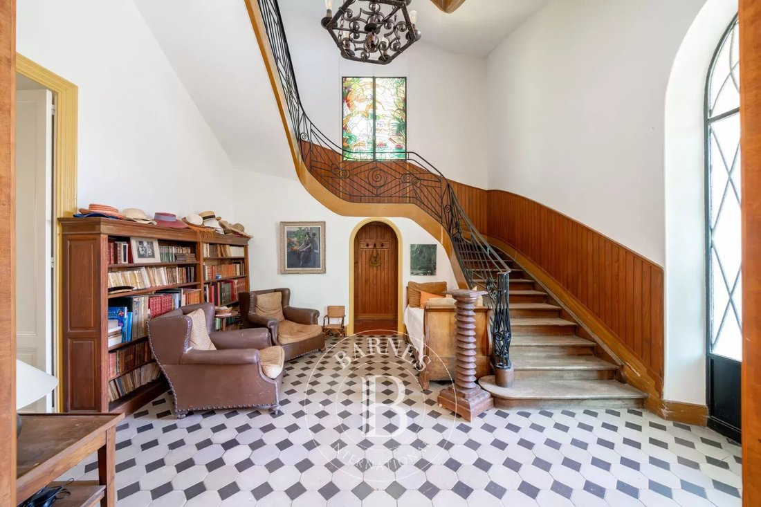 Villa in Les Plaines-Les Tasses, Saint-Raphaël, France 4 - 16480467