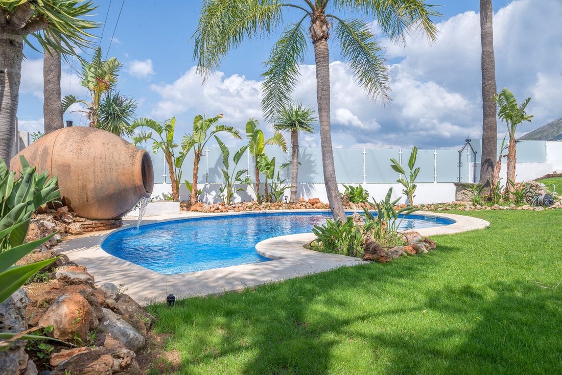 Villa in Marbella, Andalusia, Spain 1 - 16479093