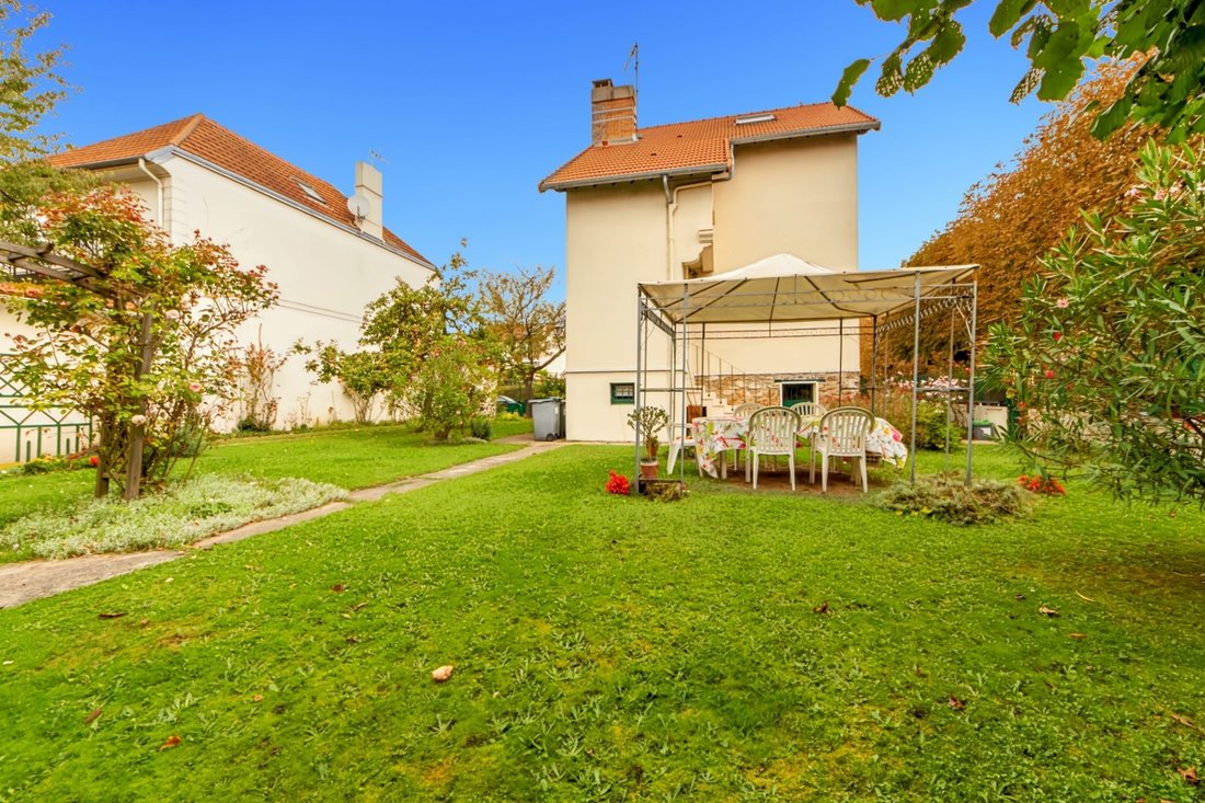 House in Antony, Ile-de-France, France 3 - 16479594