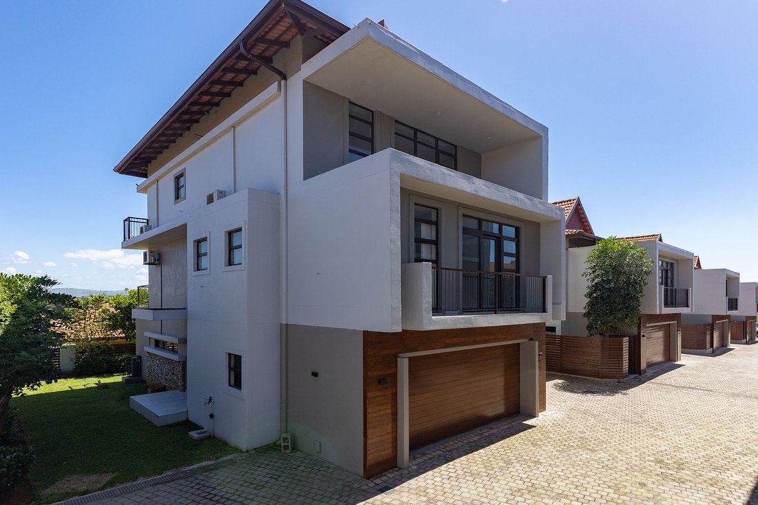Townhouse in Blackburn, KwaZulu-Natal, South Africa 2 - 16481006