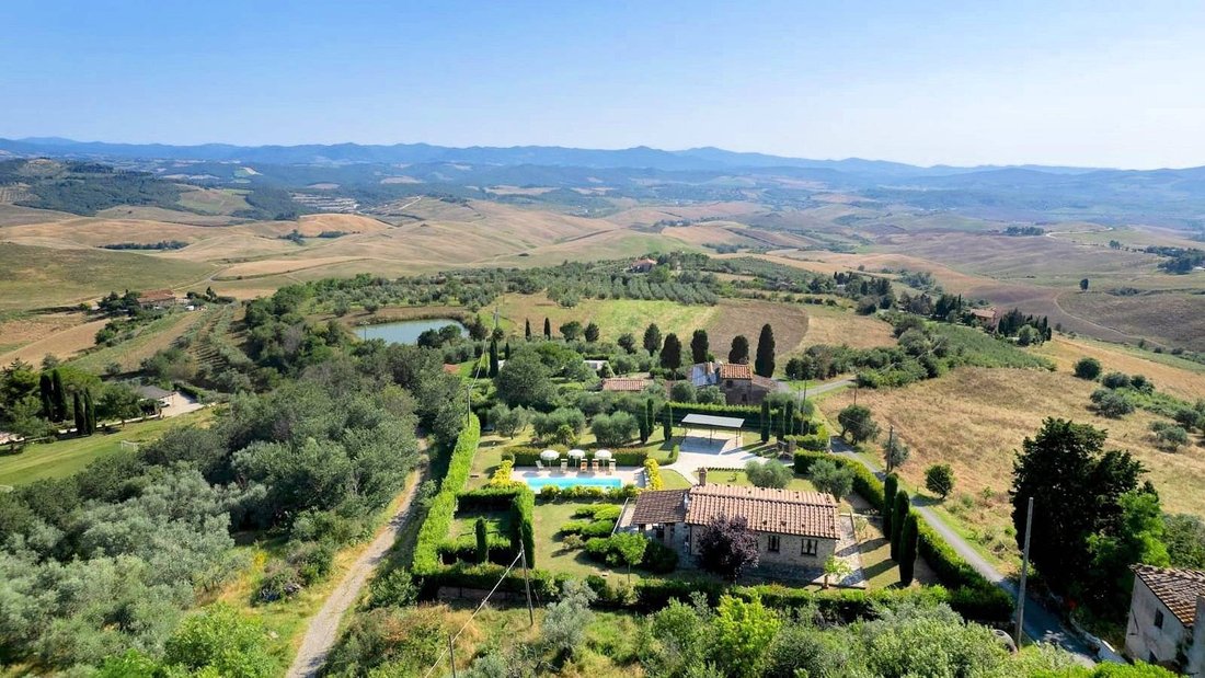 Country House in Volterra, Tuscany, Italy 1 - 16482681