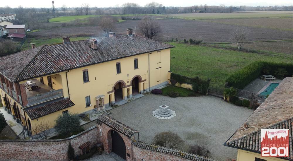 Villa in Marzano, Lombardy, Italy 4 - 16481693