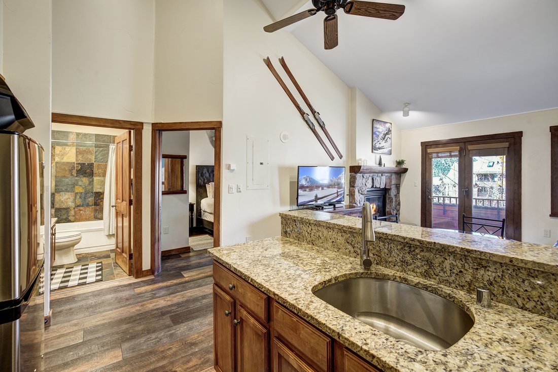 Condo in Dillon, Colorado, United States 2 - 16481533
