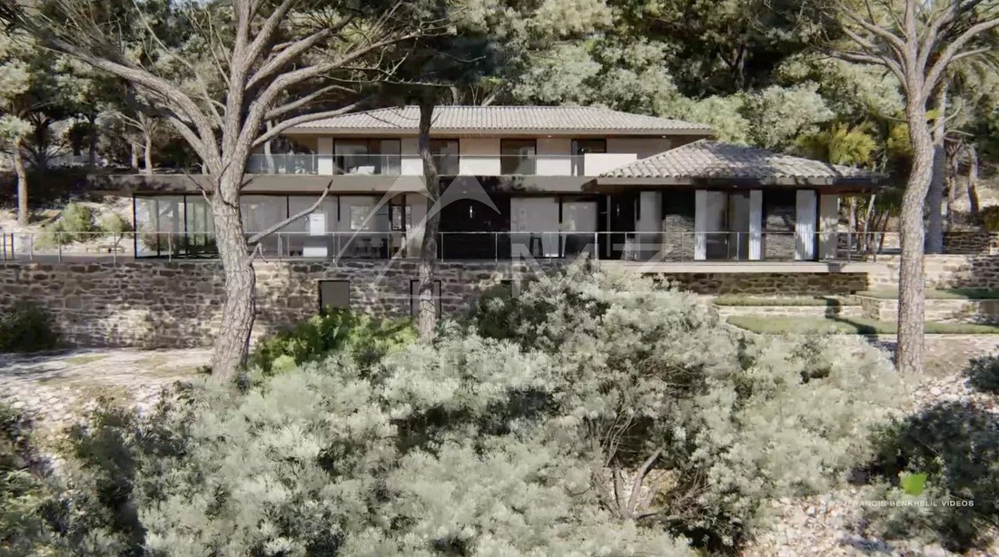 Estate in Le Lavandou, Provence-Alpes-Côte d'Azur, France 4 - 16485656