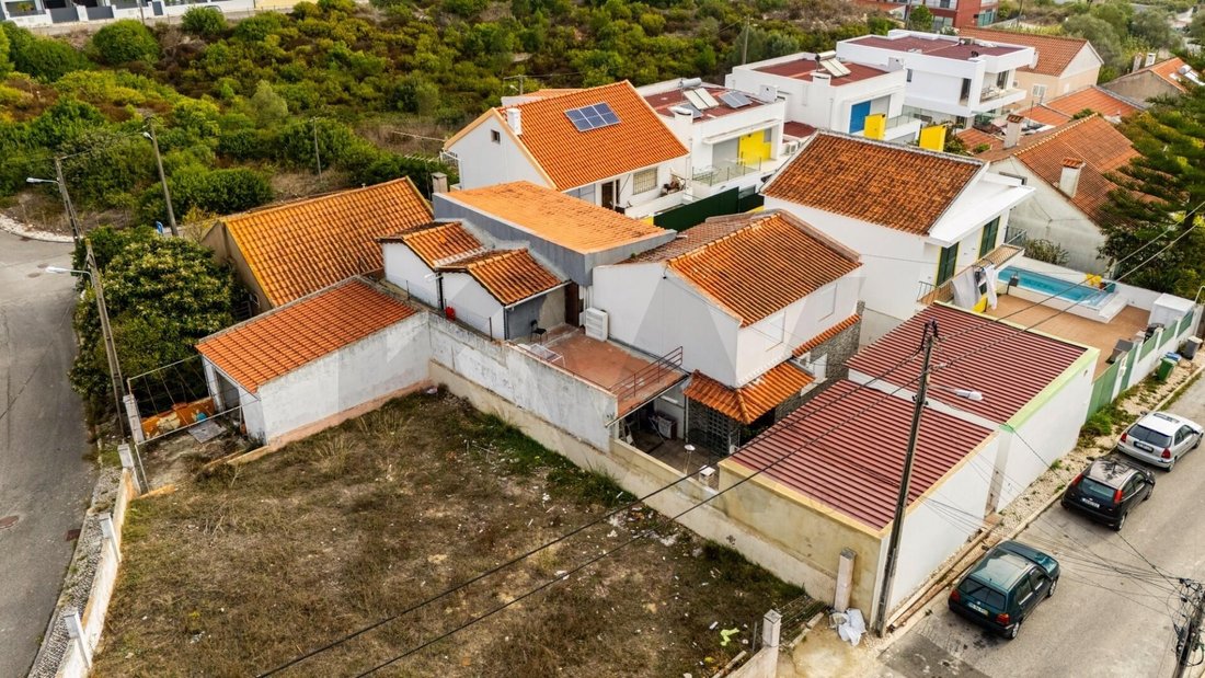 Townhouse in Charneca de Caparica e Sobreda, Setubal, Portugal 2 - 16493528