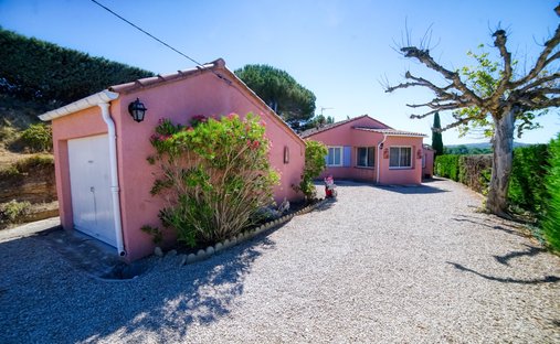 Villa in La Tour-d'Aigues, Provence-Alpes-Côte d'Azur, France 1