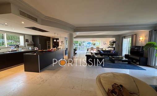 Villa in Nice, Provence-Alpes-Côte d'Azur, France 1