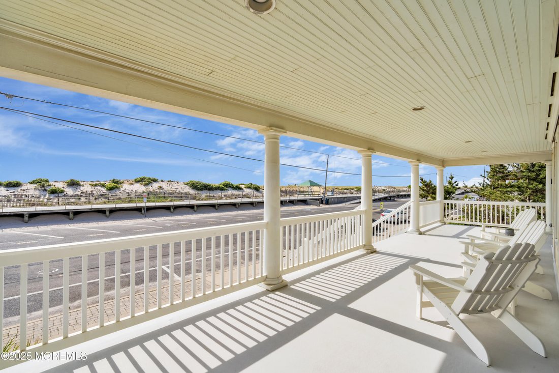 House in Seaside Park, New Jersey, United States 4 - 16492878