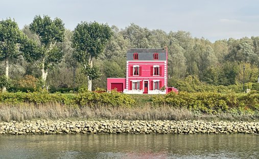 Castle for Sale in Saint-Valery-sur-Somme, Hauts-de-France, France