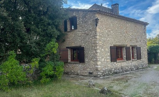 Beautiful Stone Property With Views And Pool