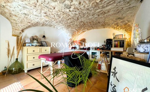 13th Historic Castle With Majestic Park And Pool