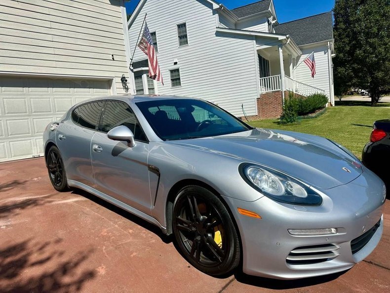 Sedan in Glendale, United States 2 - 16489213