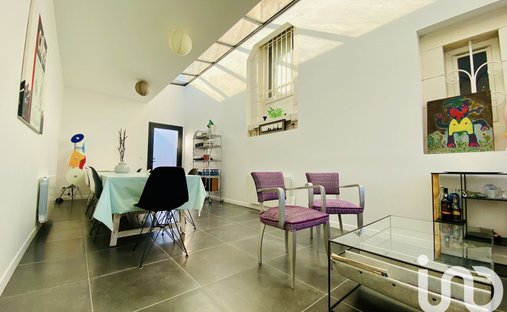 19 Th C. Chateau With Outbuildings And Pool