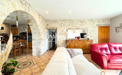 13th Historic Castle With Majestic Park And Pool