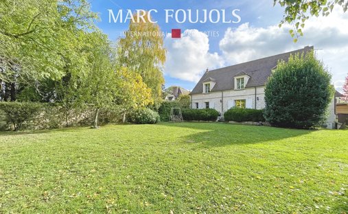 House in Senlis, Hauts-de-France, France 1