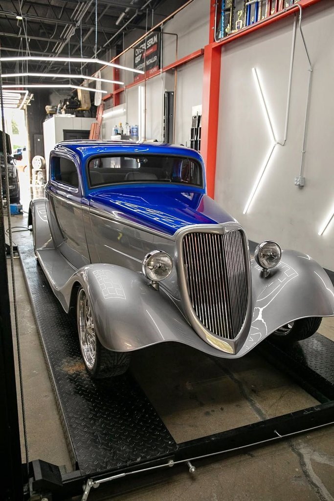Coupe in Glendale, United States 1 - 16493479