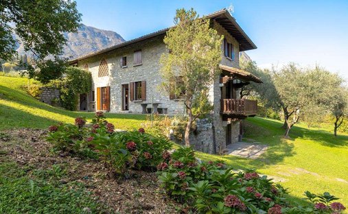 House in Griante, Lombardy, Italy 1